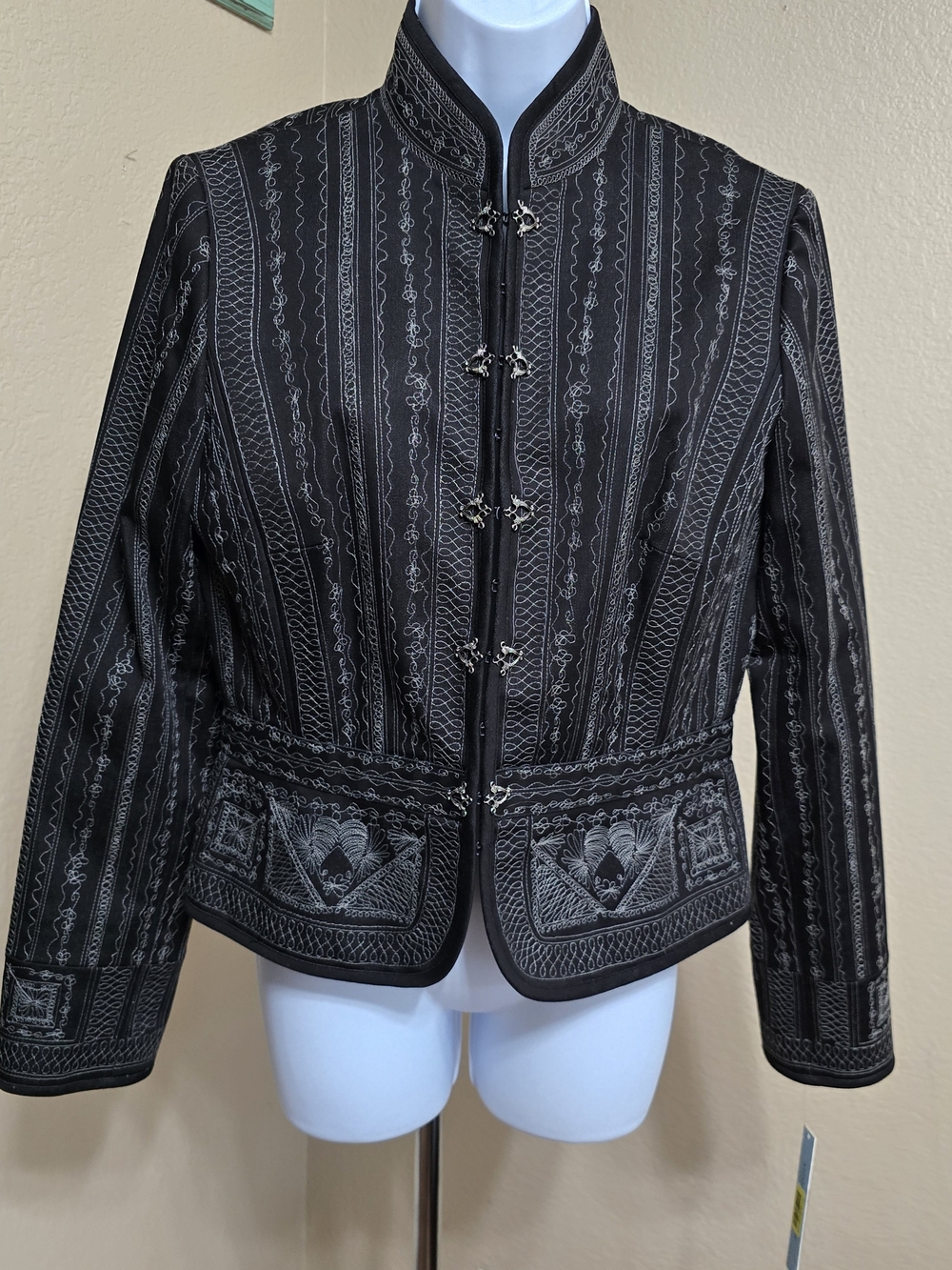 Women's Black Embroidered Mandarin Collar Jacket